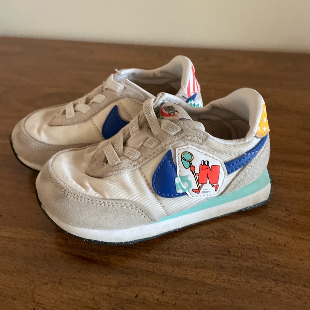 Nike toddler Sneakers 6c
